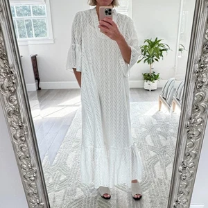 STARK X weißes lässiges Maxikleid mit Ösen | Rüschendetails Größe S - Bild 1 von 8