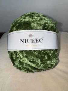 NICEEC Jumbo 300g Skein Soft Chenille Yarn, Green 150m/164 yards NEW - Picture 1 of 7