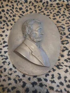 Abraham Lincoln Oval Bust Wall Plaque RARE Bronze Relief - Picture 1 of 7