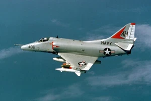 US Navy Marine Corps Douglas A-4 Skyhawk VA-164 Hochglanz Foto 8" x 12" - Bild 1 von 1