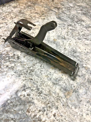 55107-60011 NUEVO SOPORTE FRENO ESTACIONAMIENTO TOYOTA FJ40 LAND CRUISER Foto 1 de 2