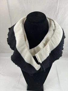 J'Envie New York Women's One Size Wide Ruffled Black and Off-White Scarf new - Picture 1 of 4