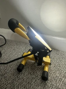 11 W COB LED portable worklight B&Q Diall AE0292 corded UK plug 2.5m cable IP54 - Picture 1 of 8