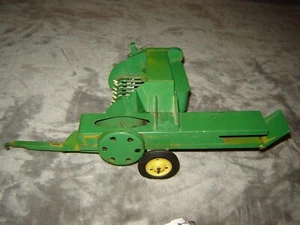 Vintage 1950’s John Deere Hay Baler 1/16 scale original in Very good ++ - Picture 1 of 21