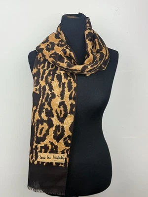 Cachecol retangular com franjas com estampa de animais Diane Von Furstenberg - Imagem 1 de 3