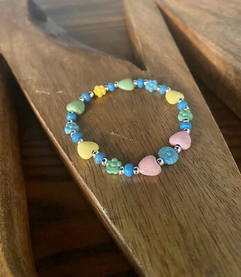 Pulsera Estirada Corazón y Flor Piedra-Hecha a Mano-Nueva-Talla 6.5-Envío Gratis Foto 1 de 3