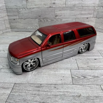 Jada Toys Dub City 1/18 Scale GMC Yukon Denali XL Red & Silver LOOK** - Image 1 of 4