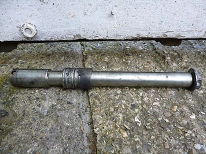 HONDA CB1 400 SPINDLE - Picture 1 of 1