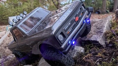 UV / Purple Bumper Lights Fog Light fit Axial Chevy C10 SCX24 1:24 Crawler - USA - Imagem 1 de 2