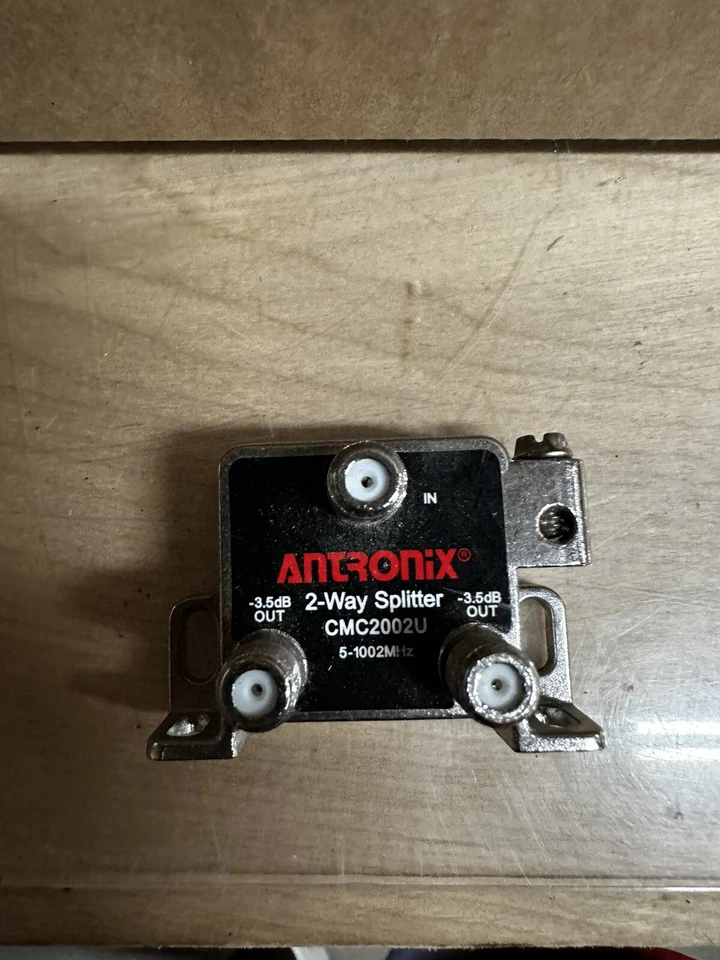 Antronix 2 Way Splitter CMC2002U With 2 Coax Cables Box 122 - Image 1 of 1