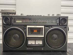 Sanyo M9994 Boombox AM/FM Stereo Cassette Recorder Ghetto Blaster Parts Repair