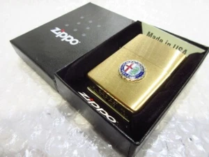 Accendino Zippo Alfa Romeo Emblema Logo Metallo Oro Lavorazione Unilaterale Giappone - Foto 1 di 6