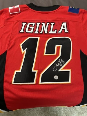  Хоккейная футболка с автографом Джарома Игинлы из Calgary Flames сертификат подлинности AJ Sports - Изображение 1 из 4