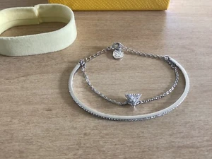 SWAROVSKI CRYSTAL TRIANGLE DANGLE RHODIUM PLATED BRACELET - Picture 1 of 4