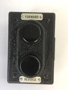 REES 313 FORWARD REVERSE PUSHBUTTON SWITCH - Picture 1 of 6