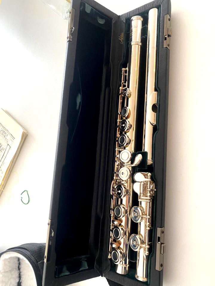 ALTUS AFL-A1107 Flute  Silver  Hard Case - Azumino Japan - Image 1 of 4