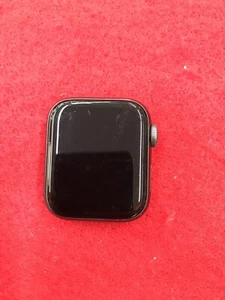 Apple Watch Series 4 40 mm (pièces seulement) - Photo 1 sur 6
