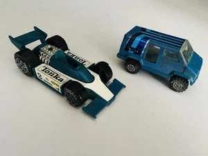 Auto da corsa vintage 1979 Tonka blu e bianca Indy e furgone blu spogliato 1978 - Foto 1 di 13