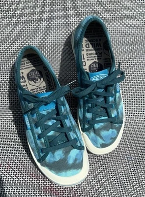 Zapatilla deportiva Keen Elsa-V para mujer talla 9 tie dye azul gris baja para exteriores Foto 1 de 4