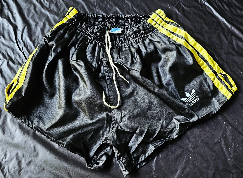 adidas glanz nylon shorts schwarz gelb D5 - Bild 1 von 4