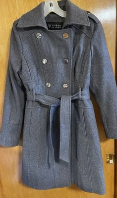 Trench coat feminino GUESS LOS ANGELES M cinza mistura de lã com cinto, peito duplo - Imagem 1 de 4