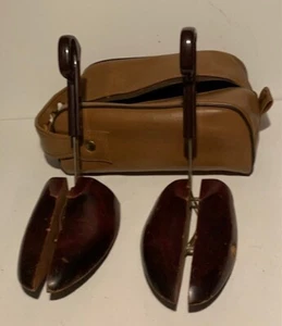 Shoe insert wood stretcher with carrying case - Picture 1 of 3