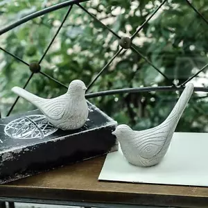 2x Garden Sculptures Birds Statues Home Decor Resin Figurines Desk Figure for - Picture 1 of 7