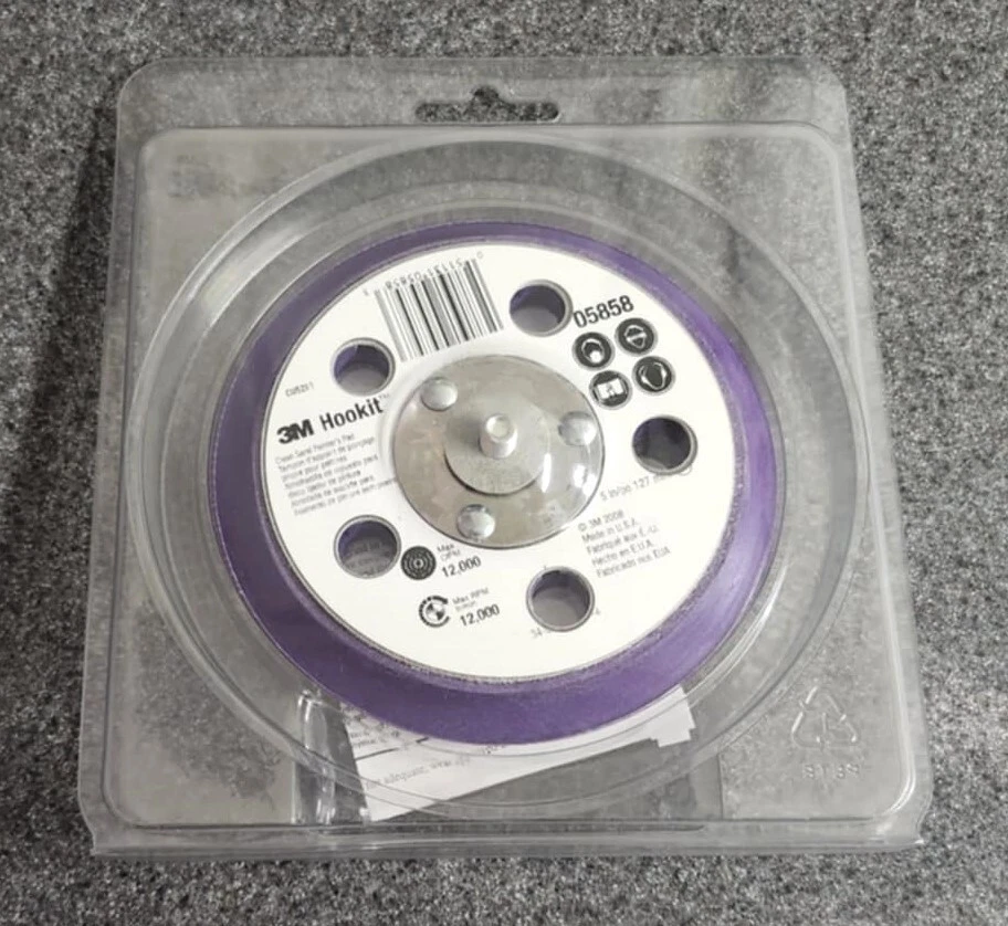 3M 05858 Clean Sand Painter's Pad with Hookit 5 in - Image 1 of 1