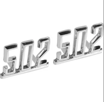 GM 1964-67; 502 emblemas de guardabarros delantero; diseño clásico; desplazamiento personalizado (par) Foto 1 de 2