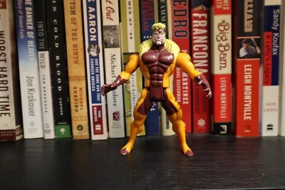 Figura de acción Sabretooth X-Men ToyBiz Marvel Snarl and Swipe Foto 1 de 4