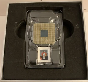 AMD Ryzen 9 3900X 3.8GHz AM4 12-Core Processor (100-100000023BOX) - Bild 1 von 7
