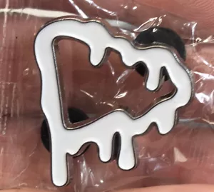 Pintura Blanca Correr Pin Esmalte Nueva Era Marco Bandera Borde EE. UU. 🙂 Envío RARO - Imagen 1 de 1