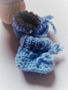 süße Schuhe Reborn Frühchen 3,5 cm Socken gestrickt NEU!!! pastellbalu - Bild 1 von 1