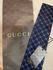 Neue unbenutzte Gucci Krawatte dunkelblau GG Karo 100 % Seide Made in Italy Japan - Bild 1 von 2