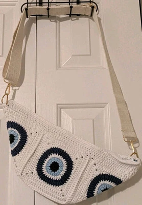 Bolso Cinturón Fanny/Hobo Hecho a Mano Crochet Cuadrados Patrón Malvados Ojos, Nuevo Foto 1 de 4