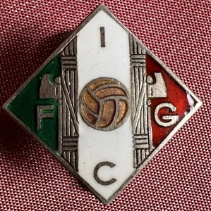 Distintivo Federación Italiana De Fútbol Años 30 En Plata Rarísimo - Imagen 1 de 4