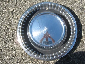 One factory original 1960 Dodge Polara 14 inch hubcap wheel cover - Picture 1 of 24