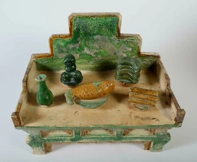 Mesa de ofrendas de cerámica policromada china China 5 ofrendas dinastía Ming siglo XVI Foto 1 de 4