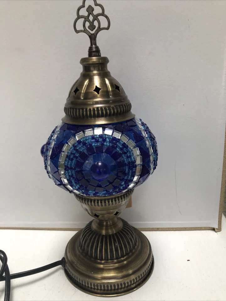 Lámpara de mesa única de mosaico turco hecha a mano vintage decoración base de bronce Foto 1 de 4