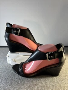 DONALD J. PLINER Women's Wedge Sandals Black Patent Leather/Material, Size 9 M - Picture 1 of 14