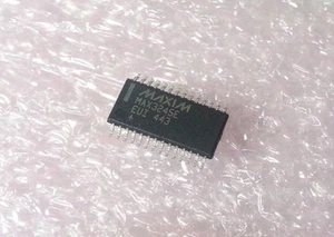 10 Maxim MAX3245EEUI+ RS232 Transceiver SMD 3V to 5.5V 28-Pin TSSOP-28 NEW - Picture 1 of 2