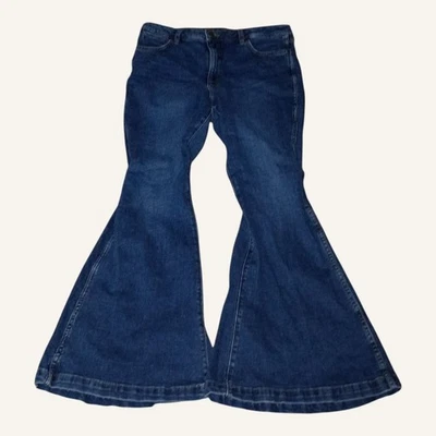 Wrangler Women's High Rise Flare Wide Leg Dark Denim Jeans, Size 14 (32x32) - Image 1 of 4