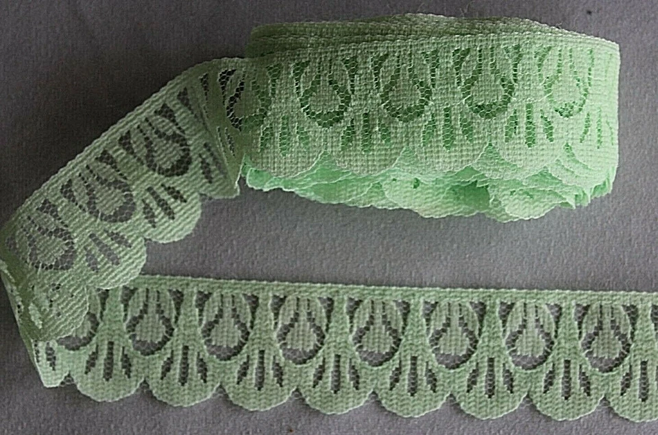 5m Long x 30mm Wide Green Lace  Foto 1 de 1