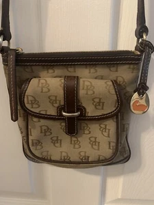 Dooney & Bourke Classic Letter Carrier Crossbody Bag Purse - Amber Brown - Picture 1 of 12