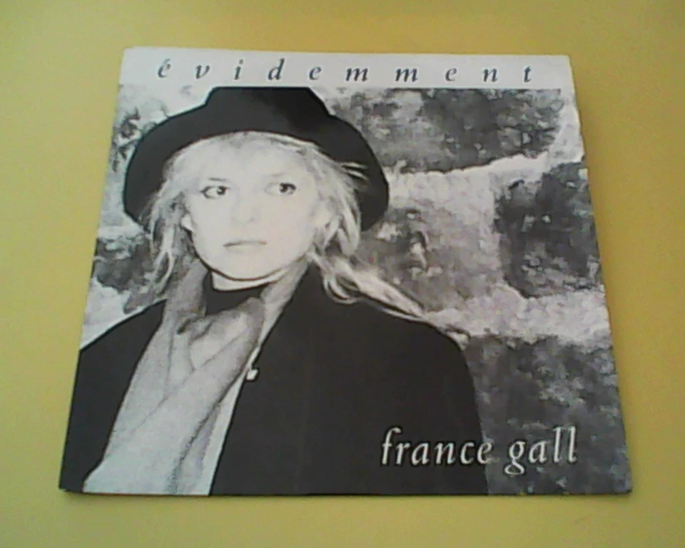 45 TOURS SP FRANCE GALL EVIDEMMENT  APACHE   WEA  248  0 59  7 DE 1988 - Photo 1/1
