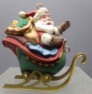 ADORNO DE NAVIDAD DISTINTIVO SERIE 5 SANTA Y SUS RENOS SANTA CLAUS - Imagen 1 de 6