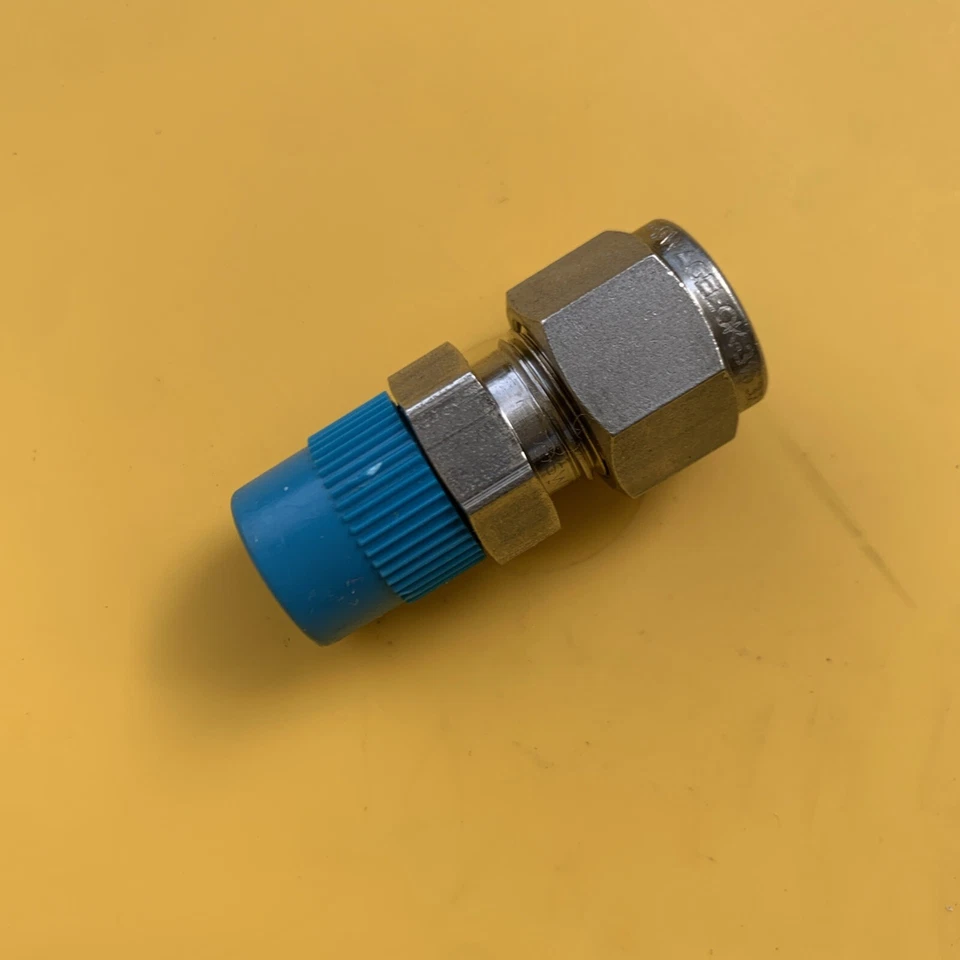Conector macho Swagelok SS-600-1-4 tubo de 3/8" x 1/4" macho NPT Foto 1 de 1