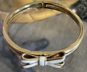 Kate Spade Bangle Gold Tone Ribbon Beige Magnetic Bracelet - Picture 1 of 12
