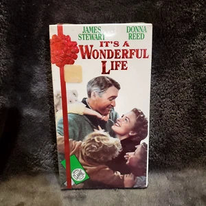 It's A Wonderful Life VHS VCR Video Tape Movie James Stewart New / Sealed - Picture 1 of 5