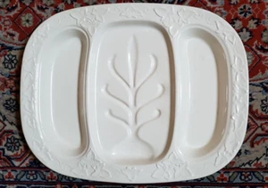 Beautiful Vintage White Ceramic Well and Tree Tray - Picture 1 of 2